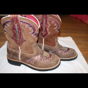Ariat Cowgirl Boots Size 7B
